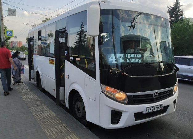 В Омске на 24 частных маршрутах общественного транспорта повысится плата за проезд