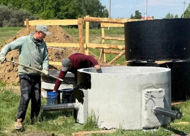 В селе Новомосковка Омского района началась прокладка нового водопровода